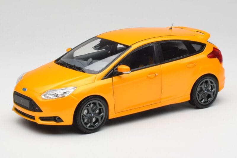 Ford Focus ST Mk2 Tangerine Scream Minichamps 1:18 110082005 Métal