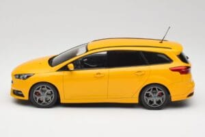 Ford Focus ST Turnier Mk3 Jaune MCG 1:18 MCG18464 Métal — image 3 sur 6
