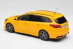 Ford Focus ST Turnier Mk3 Jaune MCG 1:18 MCG18464 Métal — image 5 sur 6