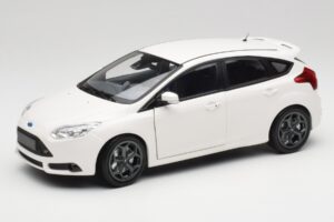 Ford Focus ST Mk2 Blanc Minichamps 1:18 110082004 Métal