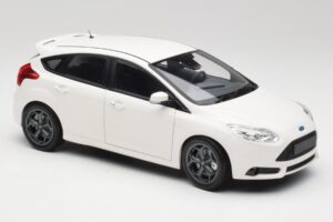 Ford Focus ST Mk2 Blanc Minichamps 1:18 110082004 Métal — image 6 sur 8