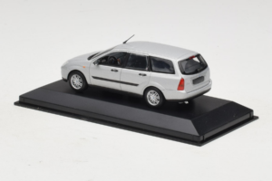 Ford Focus Mk1 Turnier Argent Minichamps 1:43 FOCUS004 Métal — image 3 sur 5