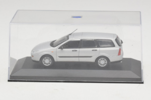 Ford Focus Mk1 Turnier Argent Minichamps 1:43 FOCUS004 Métal — image 4 sur 5