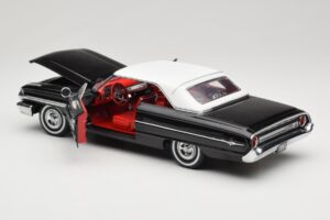 Ford Galaxie 500 Noir Sun Star 1:18 1442 Métal — image 5 sur 8