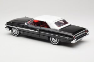 Ford Galaxie 500 Noir Sun Star 1:18 1442 Métal — image 7 sur 8