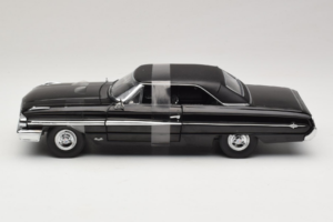 Ford Galaxie 500 Men in Black 3 Movie GreenLight 1:18 15301 Métal — image 3 sur 6