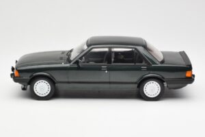 Ford Granada Mk2 2.8 Injection Vert Foncé MCG 1:18 MCG18263 Métal — image 3 sur 6