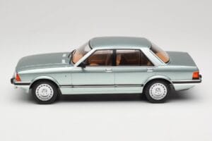 Ford Granada Mk2 2.8 Ghia Light Green Metallic MCG 1:18 MCG18535 Métal — image 3 sur 6