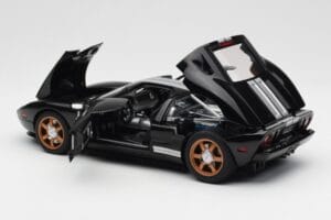 Ford GT Noir Avec Bandes Blanches AUTOart 1:18 73023 Métal — image 5 sur 8