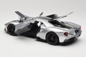 Ford GT Argent Maisto 1:18 31384 Métal — image 5 sur 8