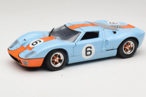 Ford GT40 Gulf #6 J. Ickx / J. Oliver 24 Hours of Le Mans 1969 Eagles Race 1:18 300600 Métal