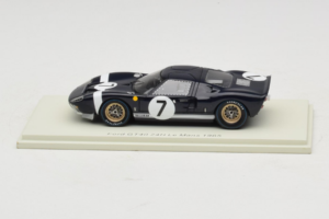 Ford GT40 Mk I #7 B. Bondurant / U. Maglioli 24 Hours of Le Mans 1965 Spark 1:43 S4536 Résine