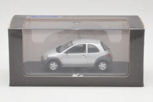 Ford Ka Mk1 Gris Argent Minichamps 1:43 130248 Métal — image 4 sur 4