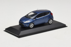 Ford Ka Dark Blue Metallic Minichamps 1:43 FORD004 Métal — image 2 sur 4