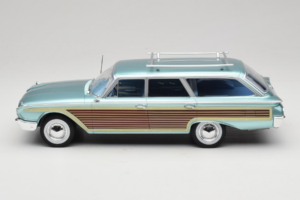 Ford Country Squire Bleu MCG 1:18 MCG18049 Métal — image 3 sur 6