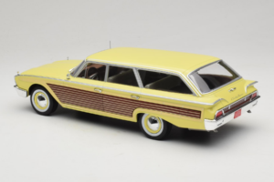 Ford Country Squire Jaune MCG 1:18 MCG18048 Métal — image 5 sur 6