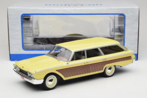 Ford Country Squire Jaune MCG 1:18 MCG18048 Métal — image 6 sur 6