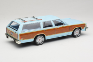 Ford LTD Country Squire Charlie's Angels Movie GreenLight 1:18 19066 Métal — image 3 sur 8