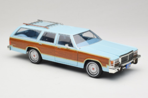 Ford LTD Country Squire Charlie's Angels Movie GreenLight 1:18 19066 Métal — image 6 sur 8