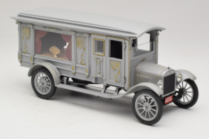 Ford Model T Corbillard Sculpté Orné Precision Miniatures 1:18 PMSC-07G Métal — image 6 sur 8