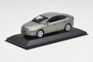 Ford Mondeo Mk3 Berline Gris Metallic Minichamps 1:43 IND403086003 Métal — image 2 sur 4