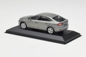 Ford Mondeo Mk3 Berline Gris Metallic Minichamps 1:43 IND403086003 Métal — image 3 sur 4