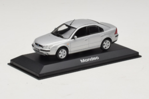 Ford Mondeo Mk3 Berline Argent Minichamps 1:43 MONDEO005 Métal — image 2 sur 4