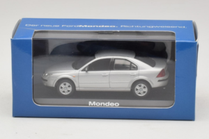 Ford Mondeo Mk3 Berline Argent Minichamps 1:43 MONDEO005 Métal — image 4 sur 4