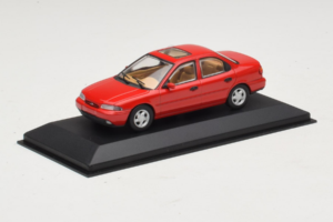 Ford Mondeo Mk1 Berline Rouge Minichamps 1:43 82000 Métal — image 2 sur 4