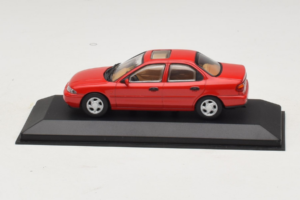 Ford Mondeo Mk1 Berline Rouge Minichamps 1:43 82000 Métal