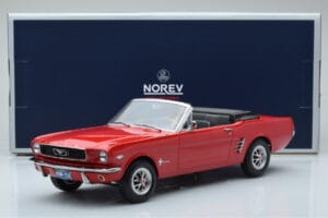 Ford Mustang Cabriolet Rouge Norev 1:18 182810 Métal — image 6 sur 6