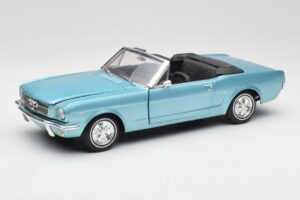 Ford Mustang Cabriolet Arcadian Blue Revell 1:18 8832-F1 Métal