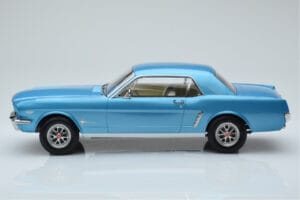 Ford Mustang Coupé Turquoise Norev 1:18 182800 Métal — image 3 sur 6