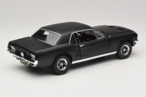 Ford Mustang Creed Movie GreenLight 1:18 13611 Métal — image 3 sur 8