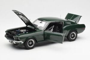 Ford Mustang GT Bullitt Vert AUTOart 1:18 72812 Métal — image 2 sur 8