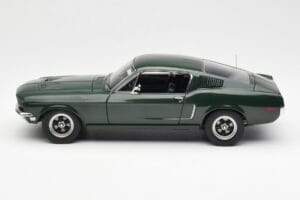 Ford Mustang GT Bullitt Vert AUTOart 1:18 72812 Métal — image 4 sur 8