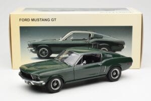 Ford Mustang GT Bullitt Vert AUTOart 1:18 72812 Métal — image 8 sur 8