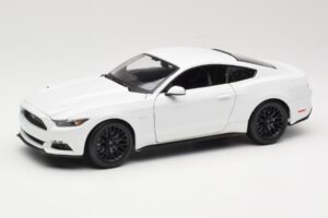 Ford Mustang GT S550 Blanc Maisto 1:18 31197 Métal