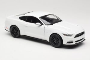 Ford Mustang GT S550 Blanc Maisto 1:18 31197 Métal — image 6 sur 8