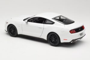 Ford Mustang GT S550 Blanc Maisto 1:18 31197 Métal — image 7 sur 8
