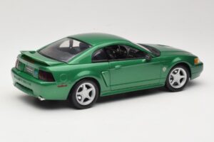 Ford Mustang GT SN95 Vert Maisto 1:18 50326 Métal — image 3 sur 8