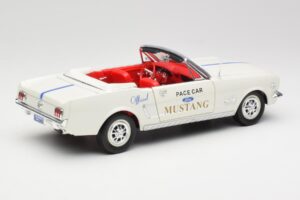 Ford Mustang Pace Car Wimbledon White Solido 1:18 81578 Métal — image 3 sur 8