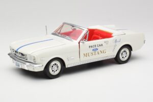 Ford Mustang Pace Car Wimbledon White Solido 1:18 81578 Métal