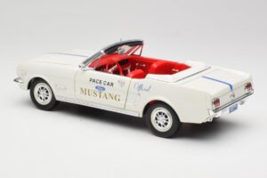 Ford Mustang Pace Car Wimbledon White Solido 1:18 81578 Métal — image 7 sur 8