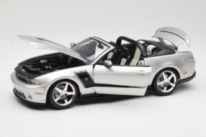 Ford Mustang S197 Roush 427R Cabriolet Argent Maisto 1:18 31669 Métal — image 2 sur 8