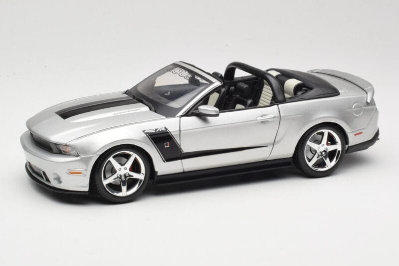 Ford Mustang S197 Roush 427R Cabriolet Argent Maisto 1:18 31669 Métal