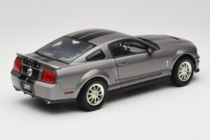 Ford Mustang S197 Shelby GT500 40th Anniversary Gris Shelby Collectibles 1:18 DC075005 Métal — image 3 sur 8