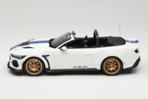 Ford Mustang S650 Shelby Super Snake Oxford White GT Spirit 1:18 GT572 Résine — image 3 sur 6