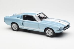 Ford Mustang Shelby GT500 Bleu Clair Métallique Avec Bandes Blanches AUTOart 1:18 72907 Métal — image 6 sur 8