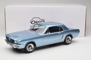 Ford Mustang V8 Hardtop Pony GT Silver Blue GT Spirit 1:12 G089 Résine — image 6 sur 6